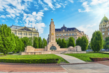 Fototapeta na wymiar BUDAPEST, HUNGARY - MAY 04,2016: Soviet Monument on the Freedom