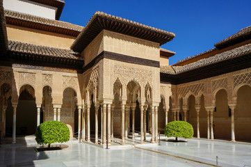Nasrid Palace - Court of the Lions in Alhambra in Granada, Spain - obrazy, fototapety, plakaty