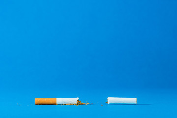 タバコ,青色背景