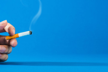 タバコ,青色背景