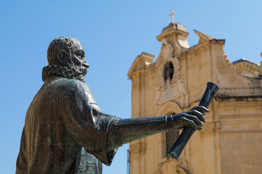 Statue of Grand Master Jean de Vallette