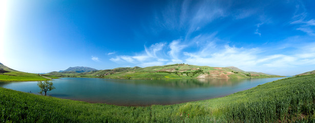 Obraz premium Lake in the Kurdistan, Iran, Panorama