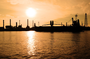 Obraz premium Oil refinery industry, Thailand