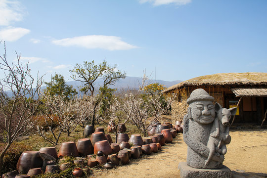 제주도 돌하르방 초가집