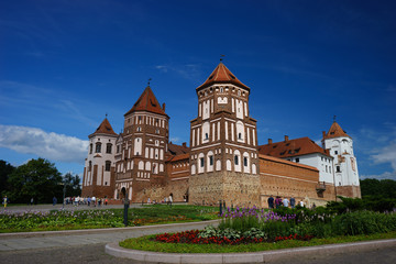 Fototapeta na wymiar Mir Castle Complex of XVI–XX centuries in a small town Mir