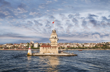 Obraz premium View of the Maiden tower in the early morning, Istanbul Turkey
