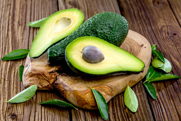 Frische Bio Avocado  © karepa