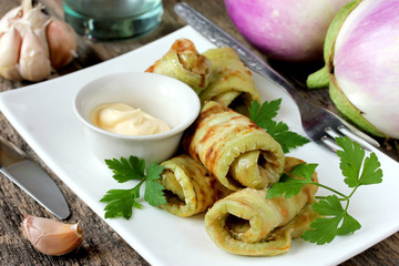 Rolls of eggplant with garlic