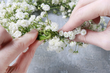 How to make gypsophila paniculata wedding wreath, step by step,
