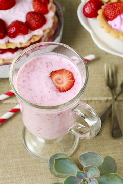 Strawberry smoothie dessert