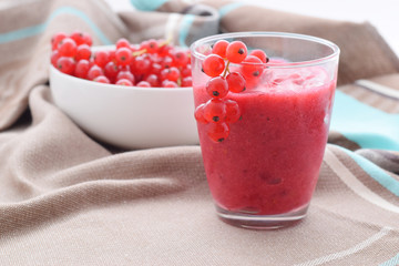 Sorbet aus Johannisbeeren