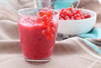 Sorbet I’m Glass  aus frischen Johannisbeeren