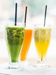 smoothie from spinach, carrots and pears