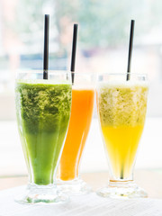 smoothie from spinach, carrots and pears