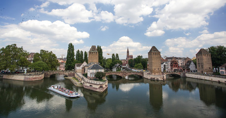 Fototapeta na wymiar Bridge in Strasbourg