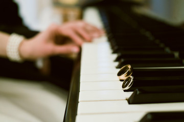 Obraz premium wedding rings