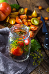 Canning tomatoes