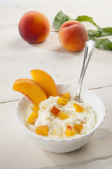 Ciottola con muosse alla pesca