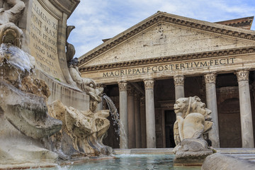 The Pantheon with the fountain