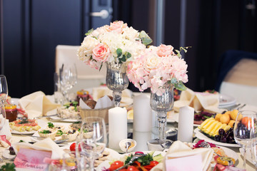 wedding decor with flowers on a banquet