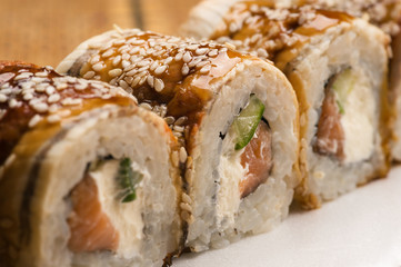 Obrazy na Plexi  pyszne bułki sushi