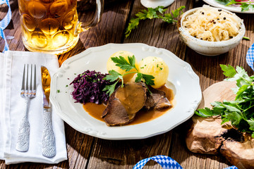 Bayerische Schweinebraten (oktoberfest)