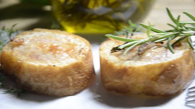 X&uacute;c x&iacute;ch trong lớp vỏ b&aacute;nh m&igrave; Երշիկ Հացի ընդերքը Salsiccia in crosta di pane Sausage in bread crust Saucisse en cro&ucirc;te de pain Salchicha en la corteza del pan Wurst in brotkruste