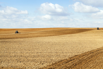 Fototapeta na wymiar tractor in the field