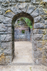 Obraz premium Abandoned Stone House Archway