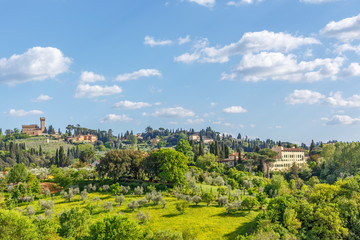 Fototapeta na wymiar Villas and farms in Tuscan landscape