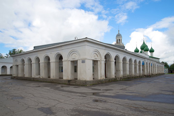 Obraz premium Ancient trading rows in a Market place, july morning. Poshekhon'ye, Yaroslavl region, Russia