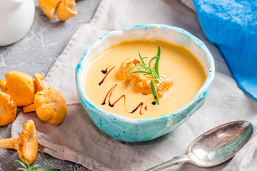Mushroom cream soup with chanterelles