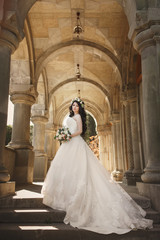 Fototapeta premium Beautiful bride with flowers
