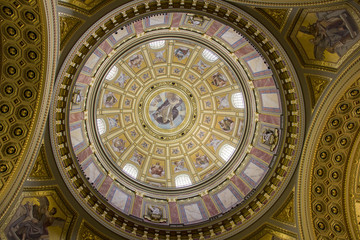 Fototapeta premium Inside St. Stephen Basilica in Budapest