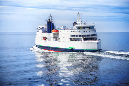 Ferry boat. Hybrid engine.