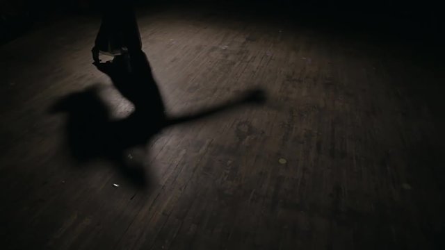 The shadow of the dancing woman