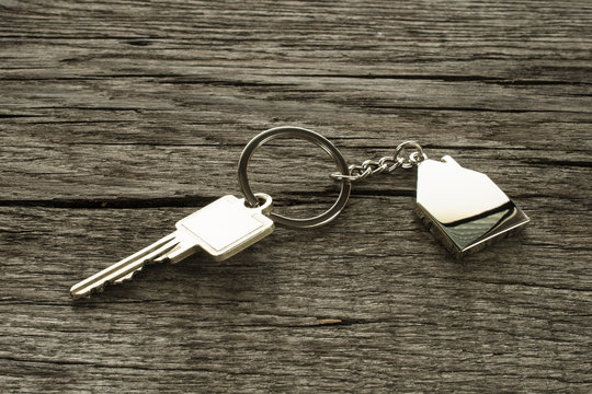 Schlüssel mit Schlüsselanhänger Haus
