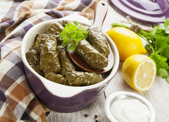 Dolma in the ceramic pot