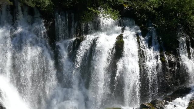 wasserfall / quelle simme, 7 brunnen, lenk, schweiz