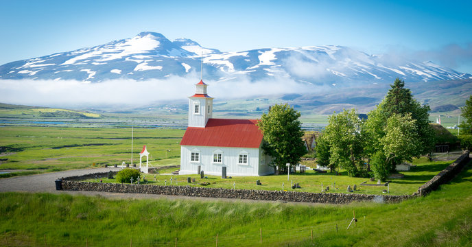 Eglise &agrave; Grenivik en Islande