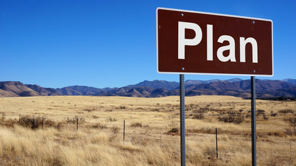 Plan brown road sign