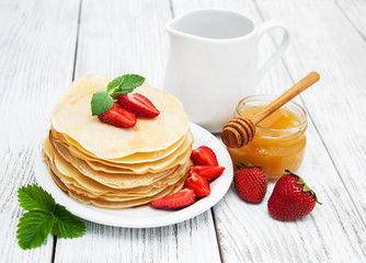 pancakes with strawberries