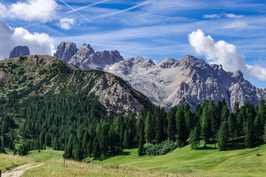 Panoramica con cime delle  Dolomiti in Alto Adige