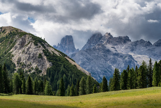  Panoramica con cime delle  Dolomiti in Alto Adige