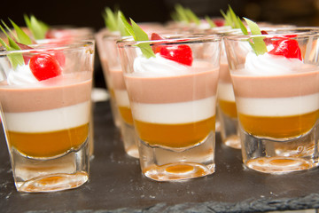  chocolate mini small mousse dessert
