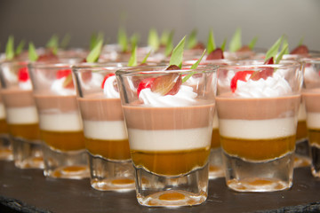  chocolate mini small mousse dessert