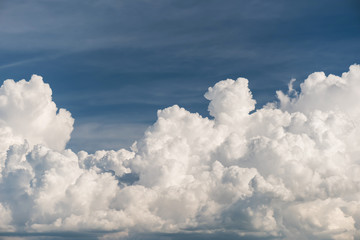 Obraz na płótnie Canvas Beautiful Cumulus clouds on blue sky