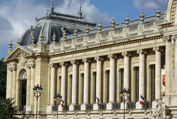 Fototapeta na wymiar Façade du Petit Palais à Paris, France