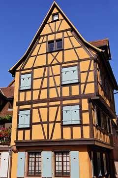 façade maison à colombages ville de Colmar (alsace, France)