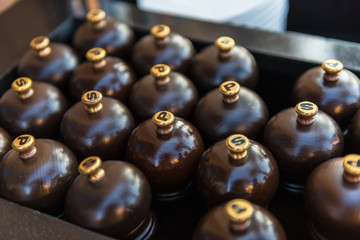 Number of wooden mills with salt and pepper